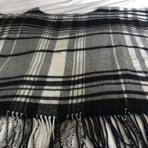 Women's Plus Plaid Poncho - Black One Size - Picture 4 of 5